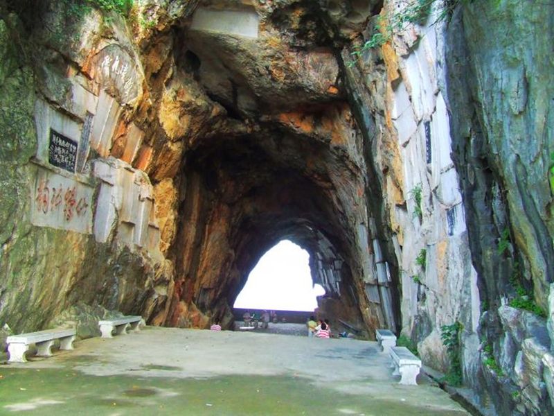 四川广安旅游景点:仙鹤洞