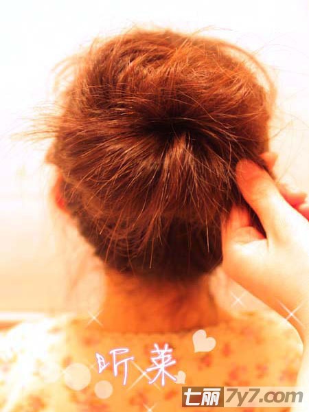 长<em>头发</em>怎么扎:超详扎发图解教你打造可爱丸子
