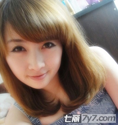 <em>适合胖脸</em>MM的女生瘦脸<em>发型</em> 打造气质名媛范美
