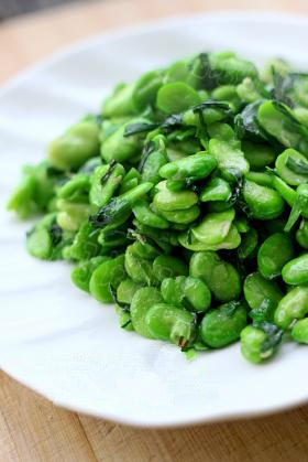 韭菜炒蚕豆
