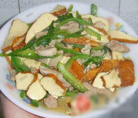 茶干青椒炒肉丝