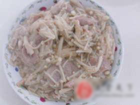金针菇炒肉片