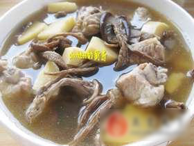 茶树菇冬笋排骨汤