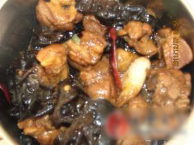 黑木耳干烧鸭