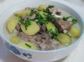 土豆炖排骨